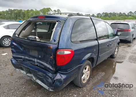 2005 Dodge Grand Caravan z USA, uszkodzony, nr VIN 2D4GP44L05R428799